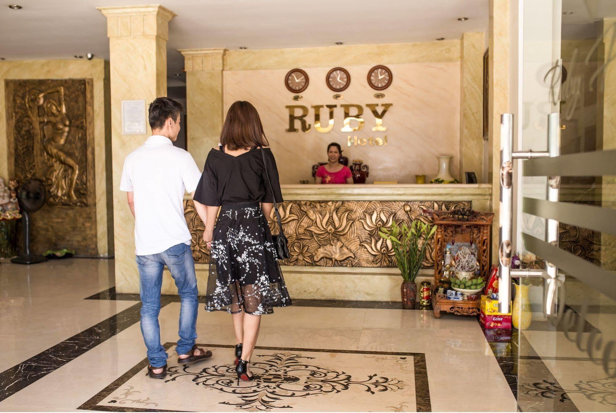 Hotel Super Oyo Capital O 1173 Le Grand - The Ruby Hanoi