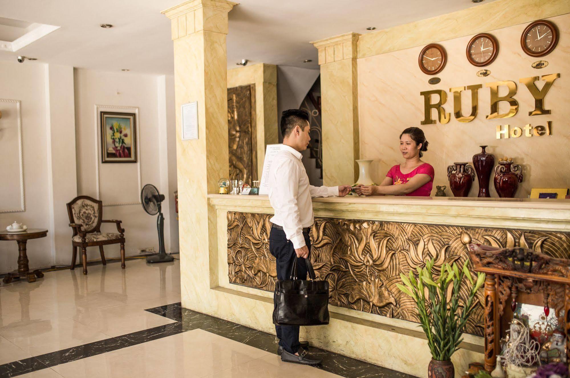 Hotel Super Oyo Capital O 1173 Le Grand - The Ruby Hanoi